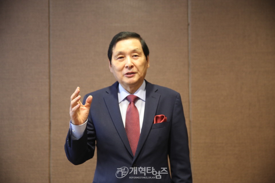 한국장로교회 총회 설립 110주년 기념대회 관련 고영기 목사 인터뷰 모습