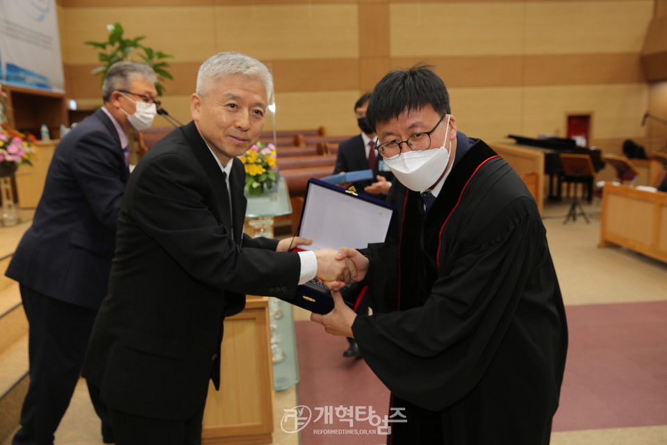 평양노회 「목사 안수 및 강도사 인허식」 모습