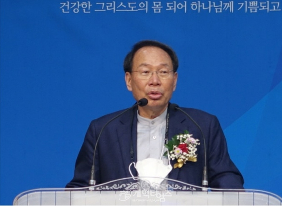 유엔참전용사보훈의날 조직위, 기독교 「2022 턴 투워드 부산 유엔참전용사 보훈의 날 기념식」, 헌정회 사무총장 황학수 국회의원 모습