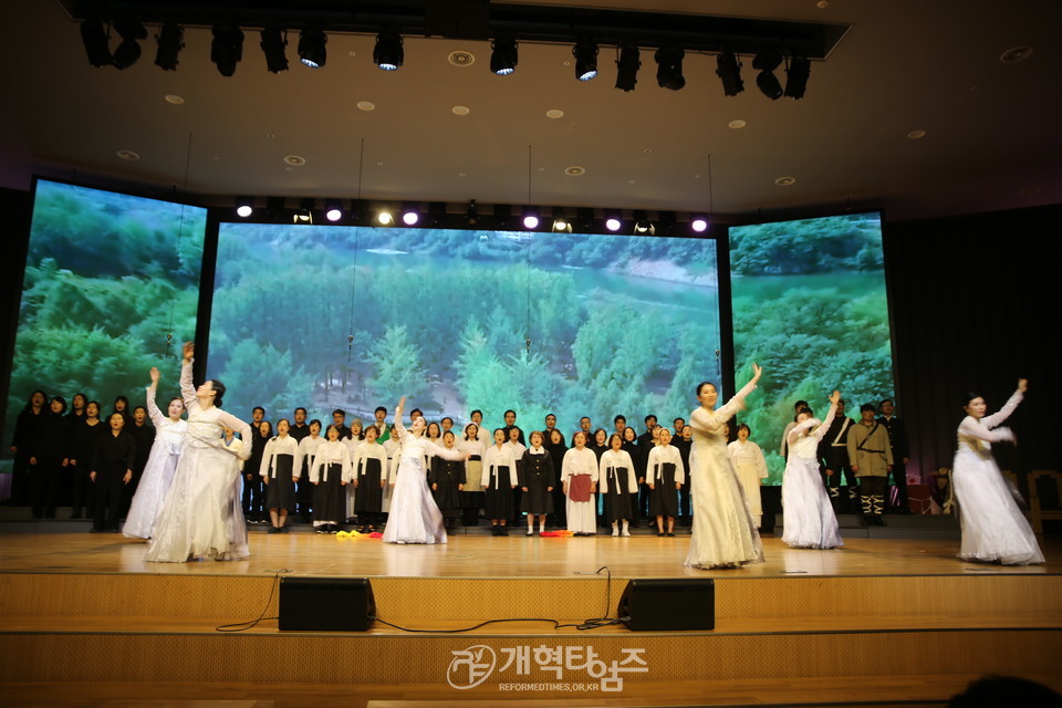 평서노회 설립 100주년 기념 감사예배 모습