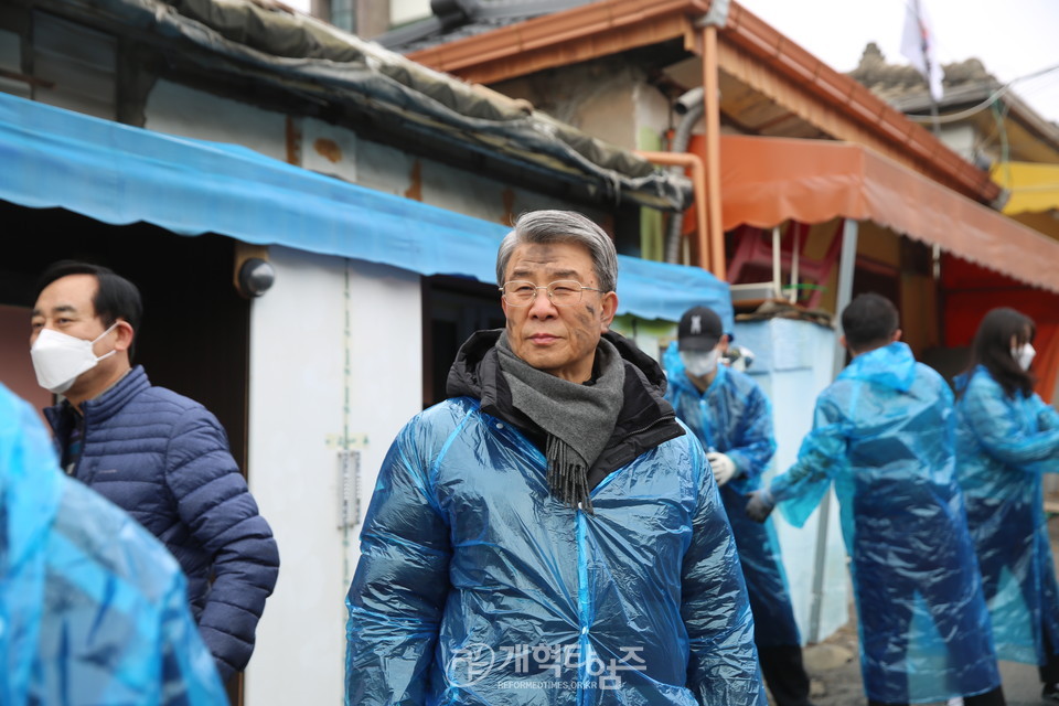 서울지역남전도회연합회 사랑의 연탄ㆍ김치ㆍ라면 나눔행사 모습