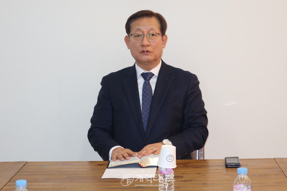 제107회기 총회 이단(사이비)피해대책조사연구위 임원회 모습