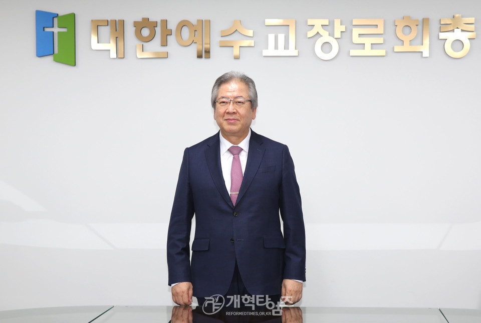 제107회 목사 부총회장 후보로 등록한 오정호 목사 모습