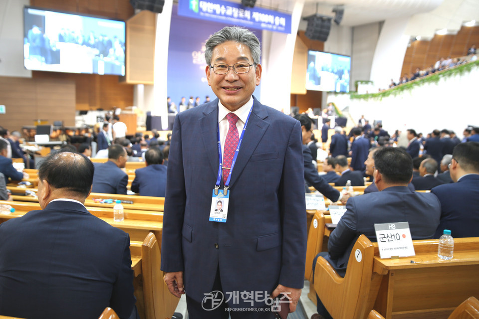 제108회 총회 부서기에 당선된 임병재 목사 모습