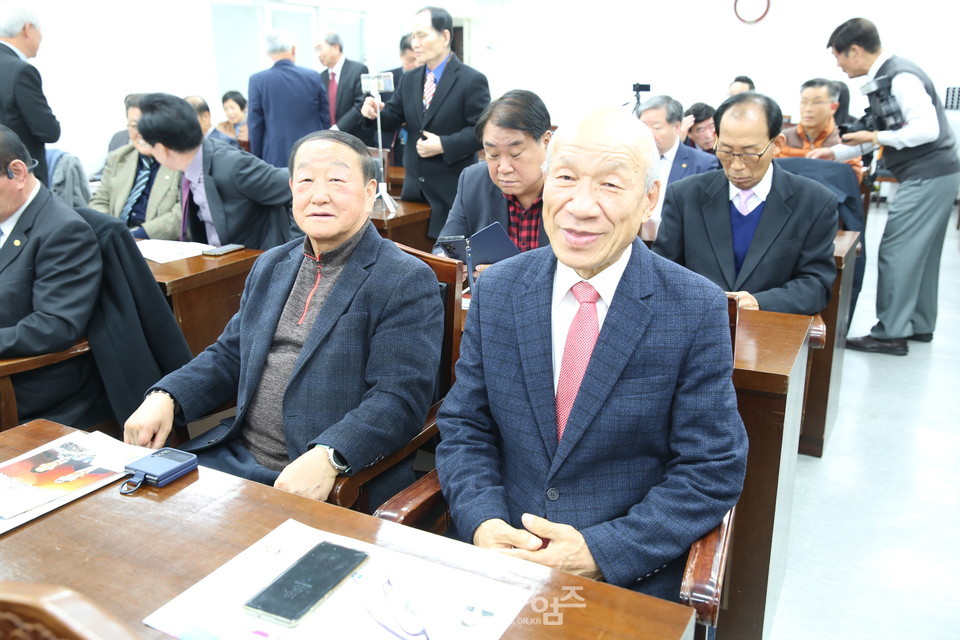 재경영남교직자협의회, 총회장.서기 당선축하감사예배 모습