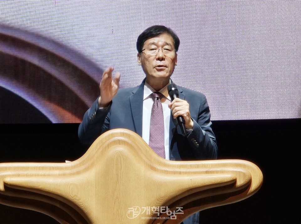 전국남전도회연합회 육군 훈련소 훈련병 진중세례식 모습