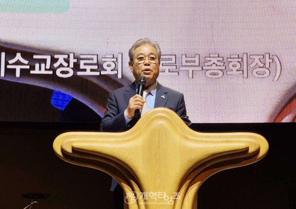 전국남전도회연합회 육군 훈련소 훈련병 진중세례식 모습