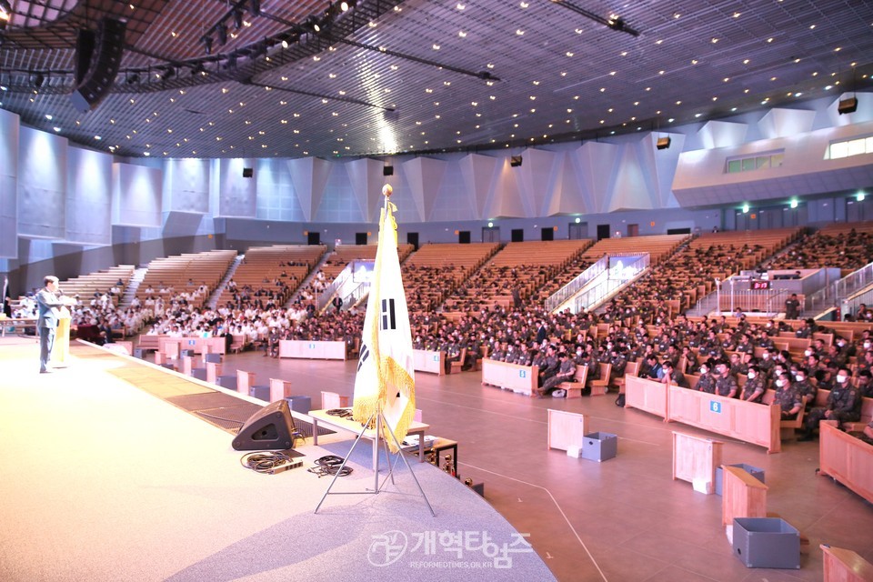 전국남전도회연합회 육군 훈련소 훈련병 진중세례식 모습