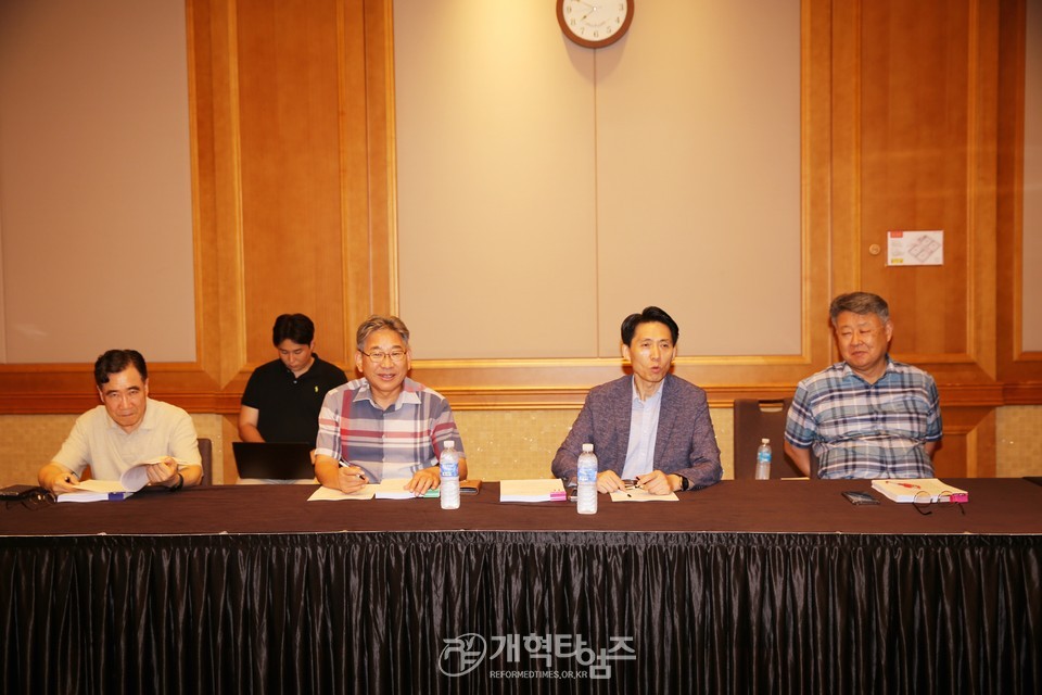 제주에서의 총회임원회 모습