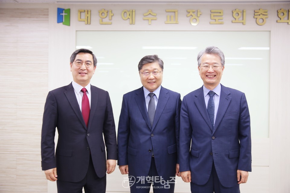 장봉생 목사, 제109회 목사 부총회장 예비 후보 등록 모습