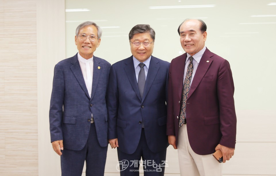 장봉생 목사, 제109회 목사 부총회장 예비 후보 등록 모습