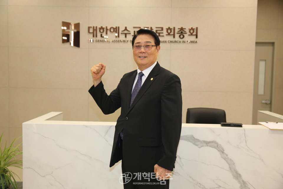 제109회 총회 회계 이민호 장로 예비 후보 등록 모습