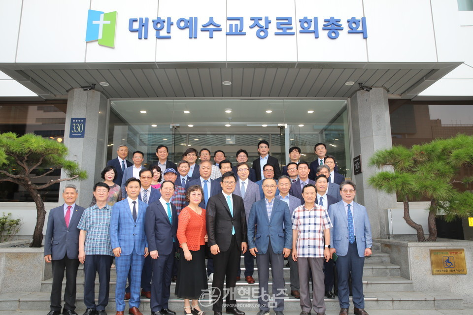 서만종 목사, 대한예수교장로회총회 제109회 총회 부서기 예비 후보 등록 모습