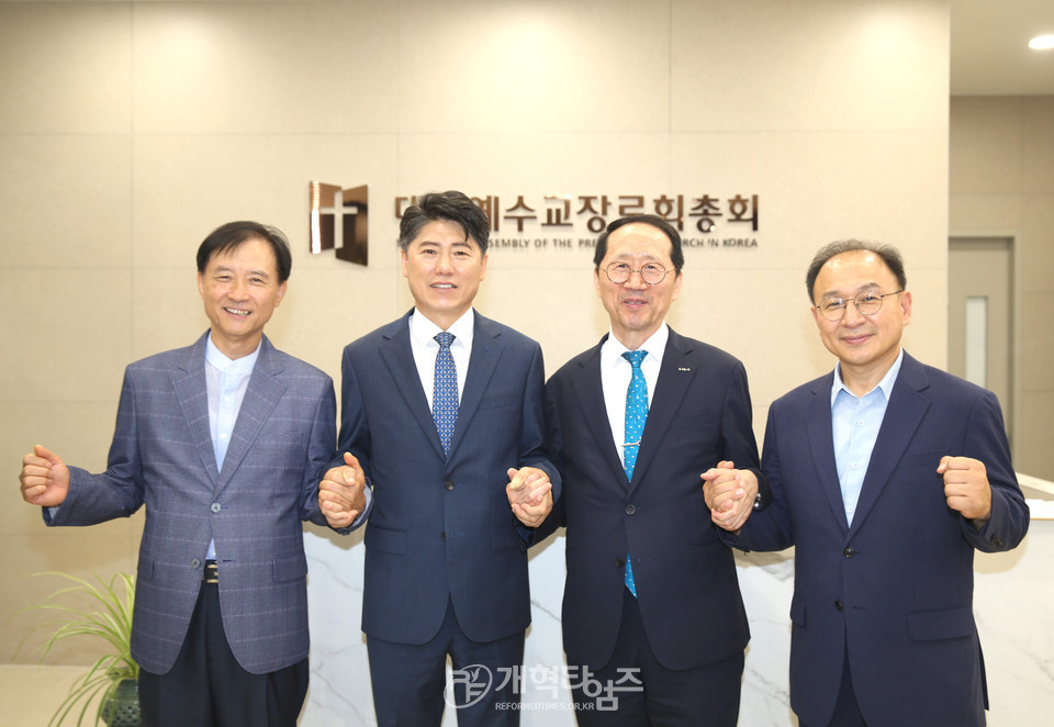 남석필 장로, 제109회 총회 부회계 예비 후보 등록 모습
