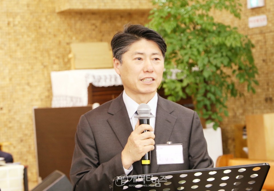남석필 장로, 제109회 총회 부회계 예비 후보 등록 모습