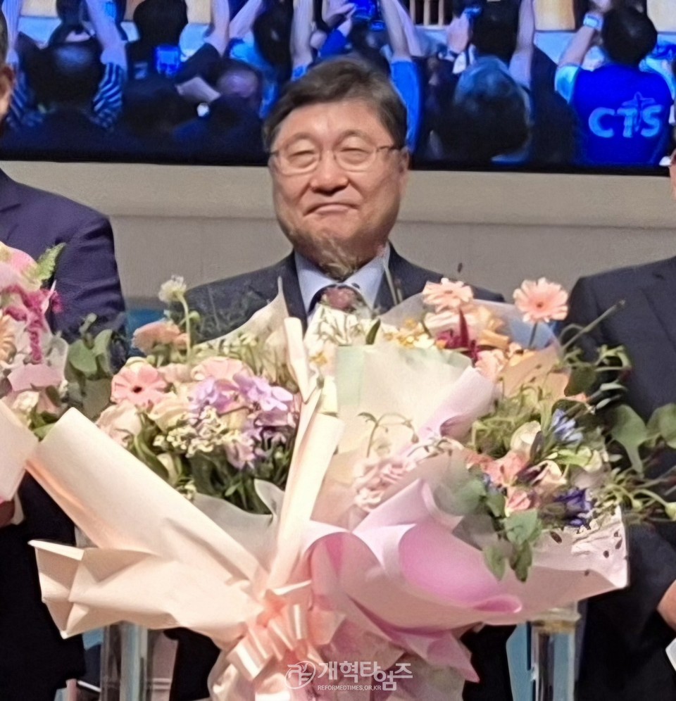 장봉생목사, 제109회 총회 부총회장 당선 모습