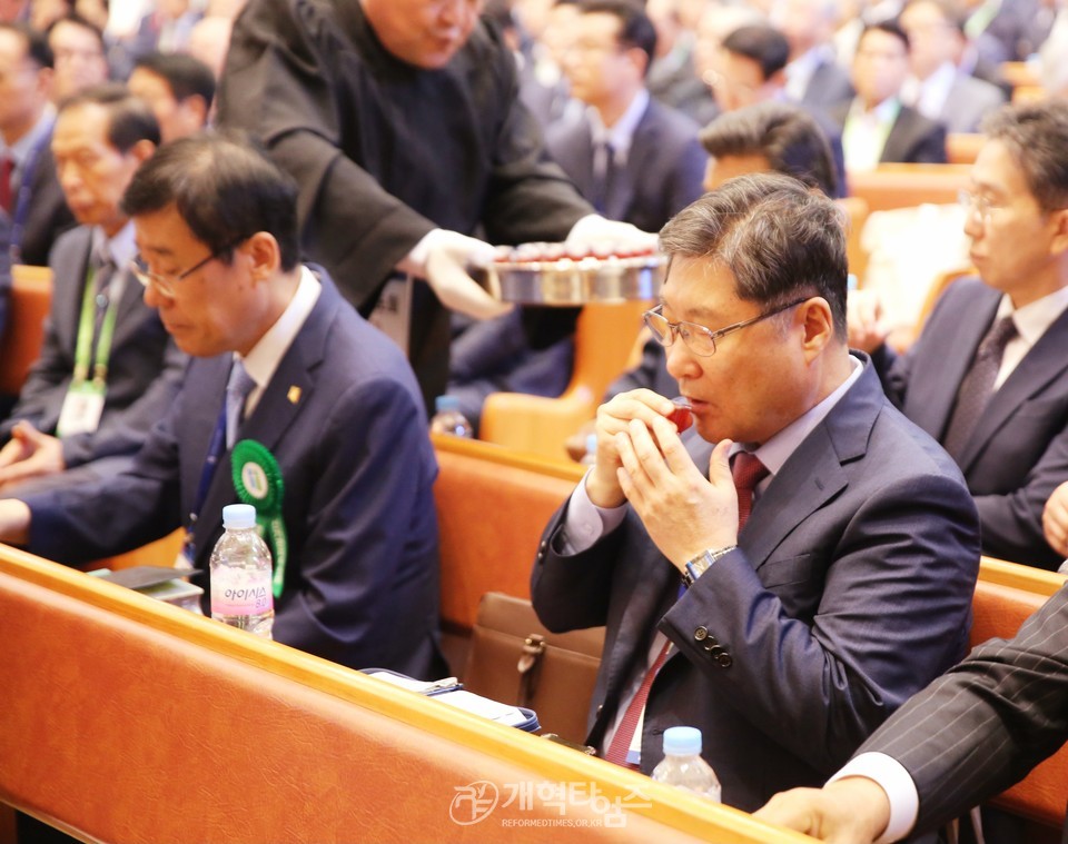 장봉생목사, 제109회 총회 부총회장 당선 모습