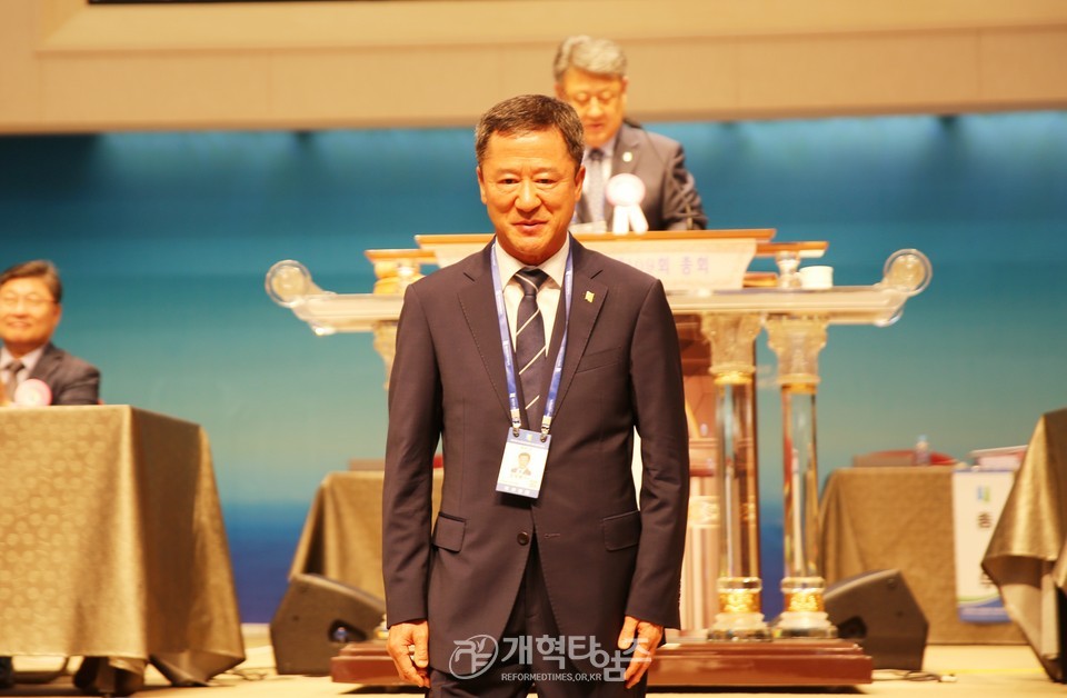 김성환 목사, 제109회 총회 고시부장 당선 모습
