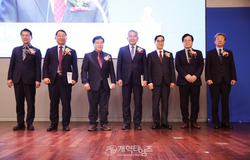 전국남전도회, 전도훈련대회 및 나라와 민족을 위한 기도회 모습