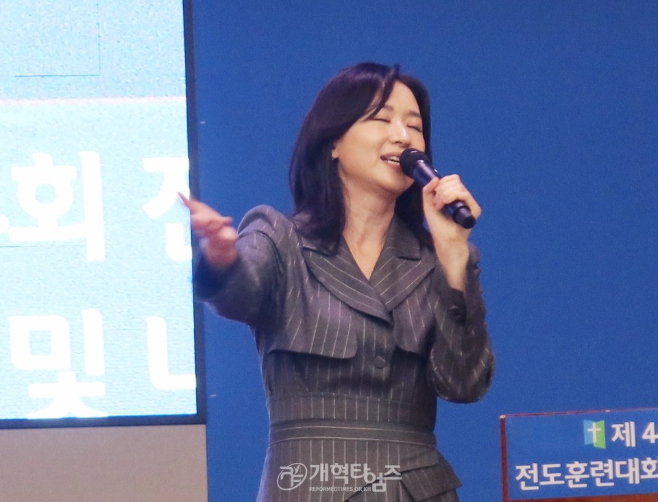 전국남전도회, 전도훈련대회 및 나라와 민족을 위한 기도회 모습