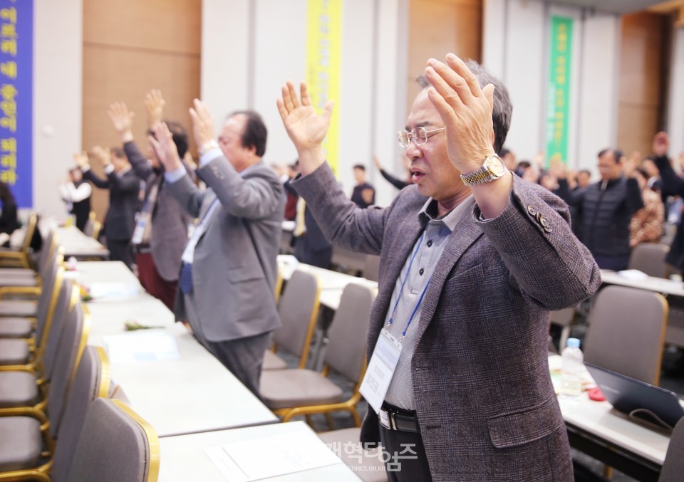 전국남전도회, 전도훈련대회 및 나라와 민족을 위한 기도회 모습