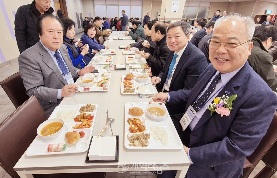 전국남전도회, 전도훈련대회 및 나라와 민족을 위한 기도회 모습
