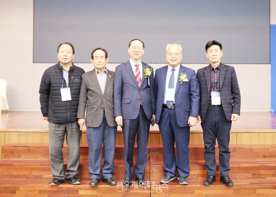 전국남전도회, 전도훈련대회 및 나라와 민족을 위한 기도회 모습