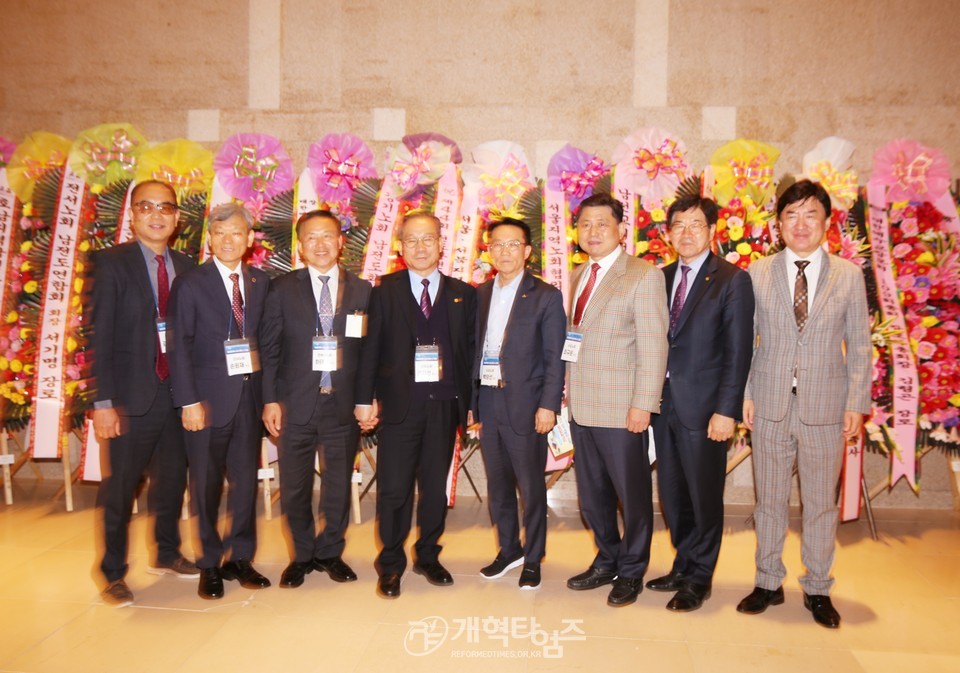 전국남전도회, 전도훈련대회 및 나라와 민족을 위한 기도회 모습