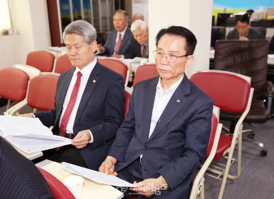 제55회기 서울ㆍ서북지역장로회 고문ㆍ임원회의 모습