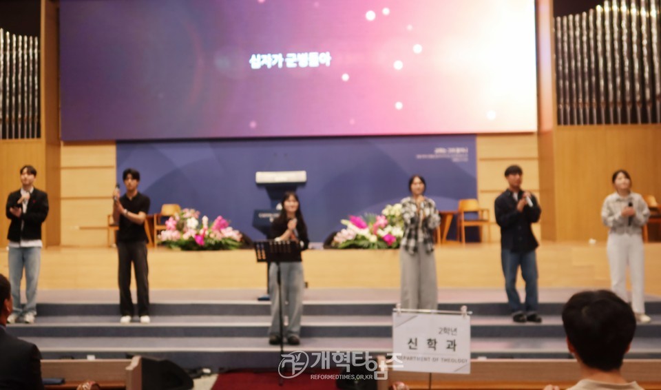 총신대 장로권사교육원 동문회, 칼빈대「제3차 짜장면 나눔 행사」모습