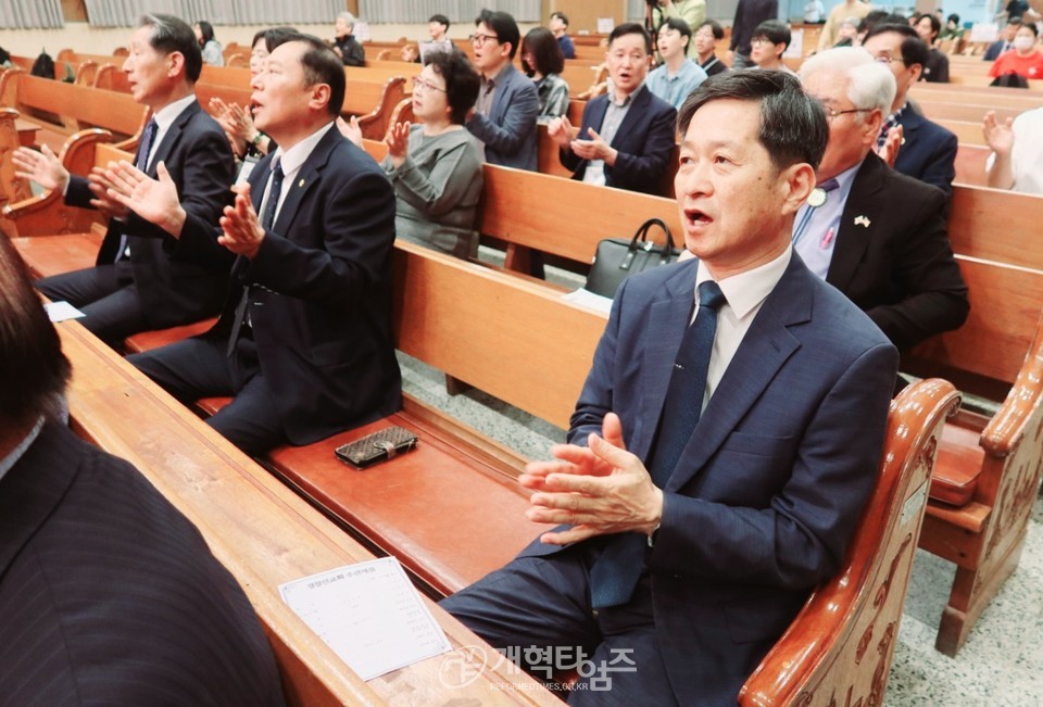 총신대 장로권사교육원 동문회, 칼빈대「제3차 짜장면 나눔 행사」모습