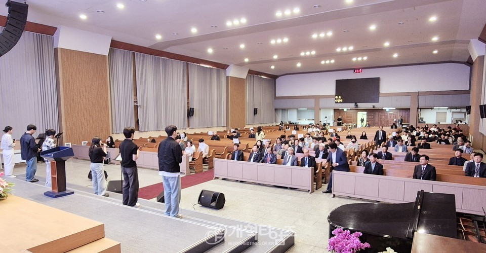 총신대 장로권사교육원 동문회, 칼빈대「제3차 짜장면 나눔 행사」모습