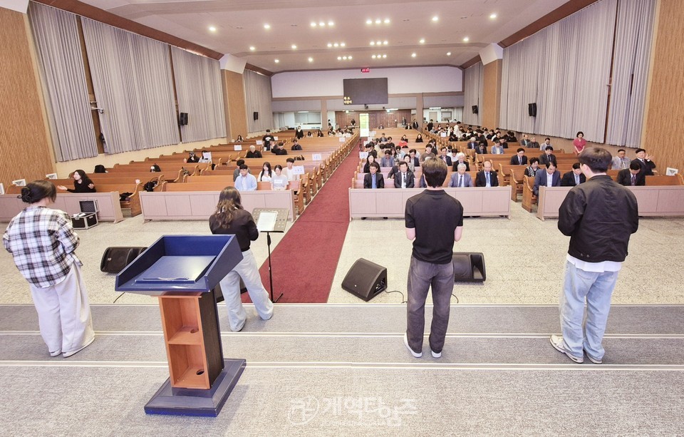 총신대 장로권사교육원 동문회, 칼빈대「제3차 짜장면 나눔 행사」모습