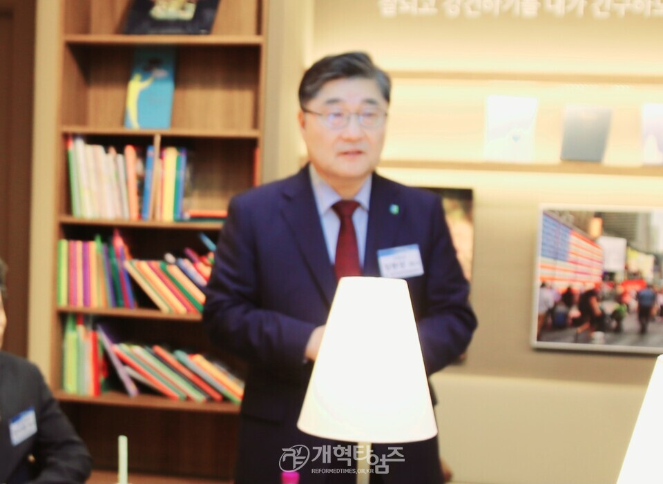 제110회기 총준위, 중부지역노회장들과 번개팅 모습