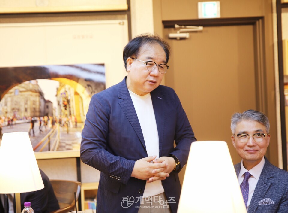 제110회기 총준위, 중부지역노회장들과 번개팅 모습