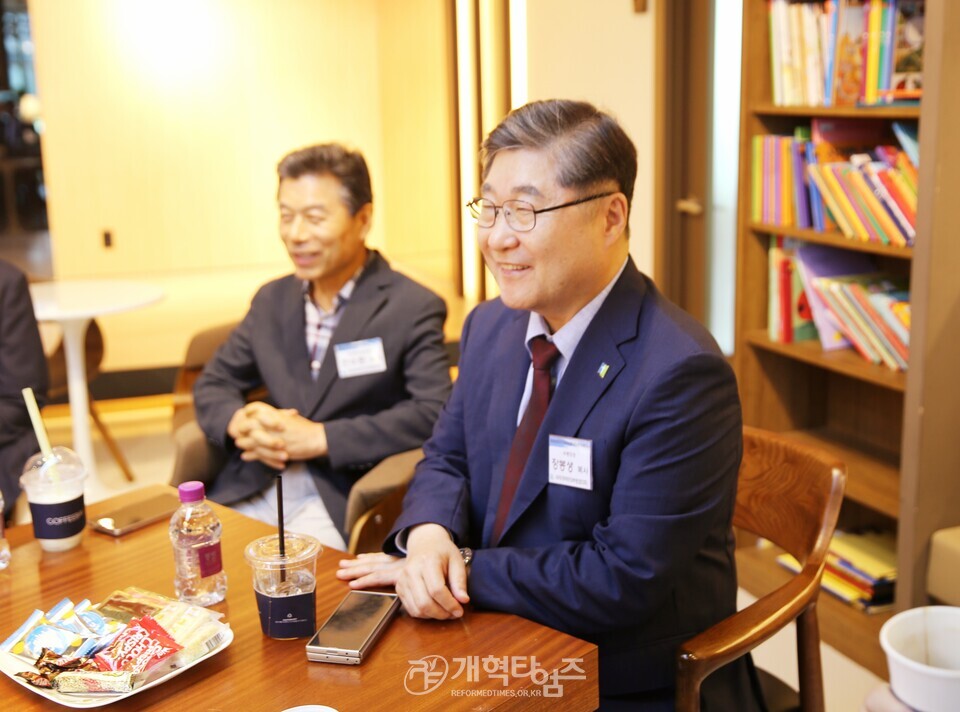 제110회기 총준위, 중부지역노회장들과 번개팅 모습