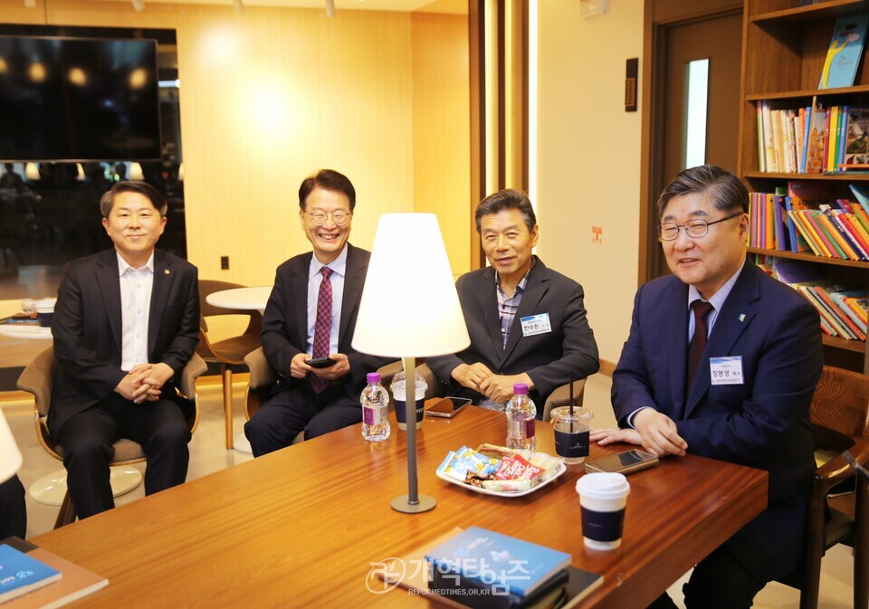 제110회기 총준위, 중부지역노회장들과 번개팅 모습