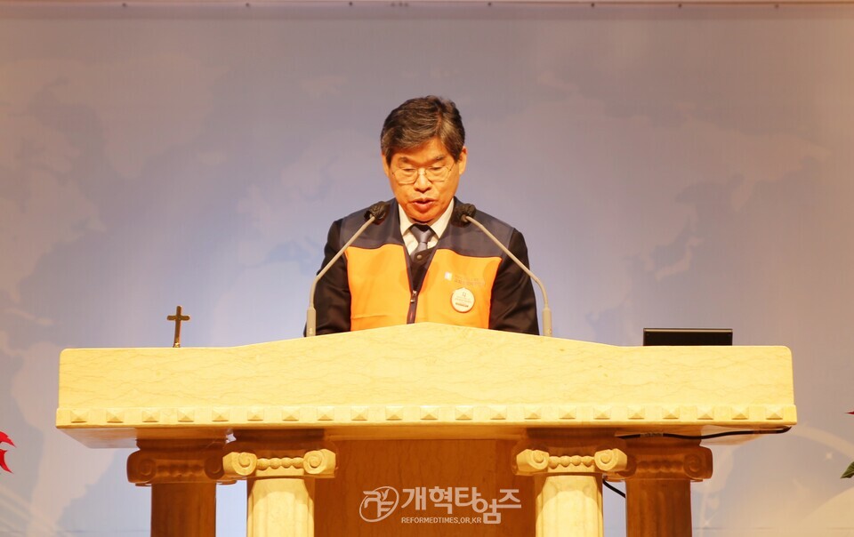 교회종합지원센터&서울ㆍ서북지역남전도회, 사랑의 연탄ㆍ김치ㆍ라면 배달 행사 모습