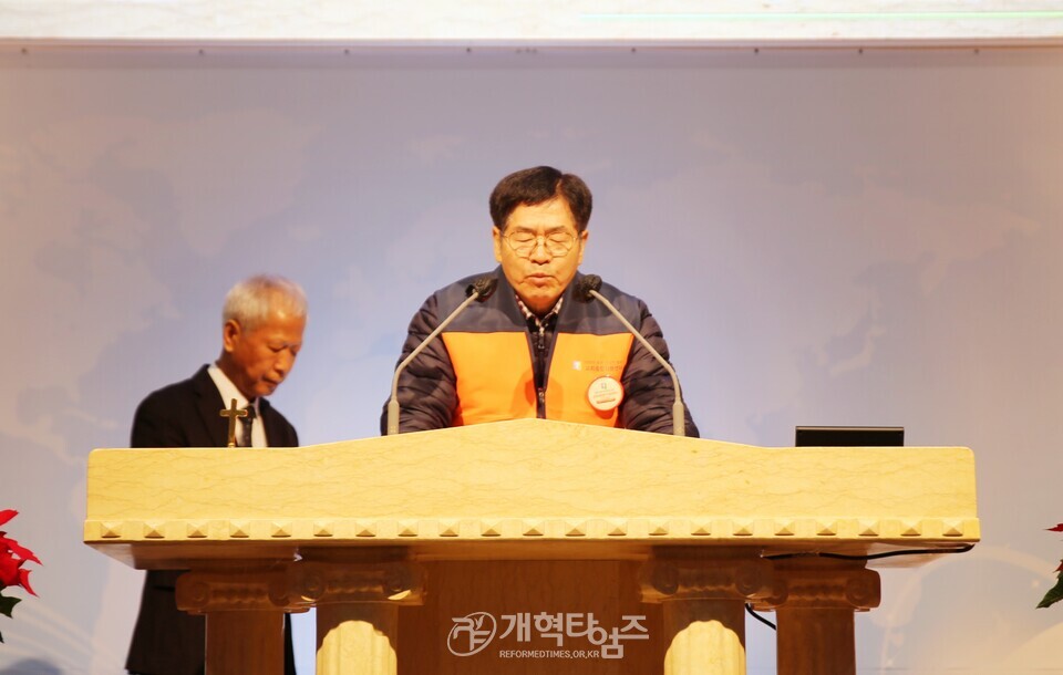 교회종합지원센터&서울ㆍ서북지역남전도회, 사랑의 연탄ㆍ김치ㆍ라면 배달 행사 모습