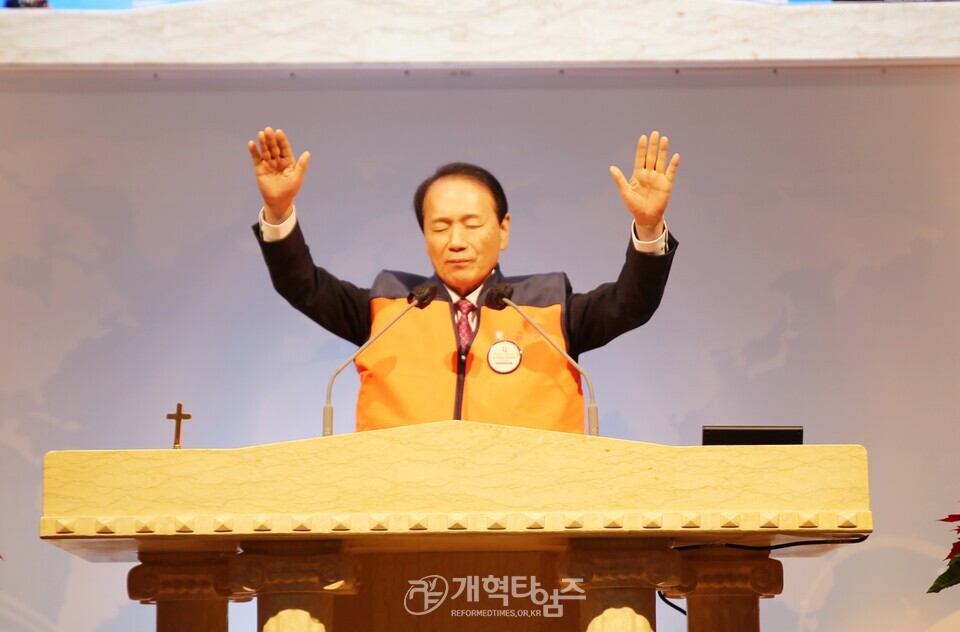 교회종합지원센터&서울ㆍ서북지역남전도회, 사랑의 연탄ㆍ김치ㆍ라면 배달 행사 모습